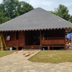 Jasa pembuatan rumah kayu tahan lama