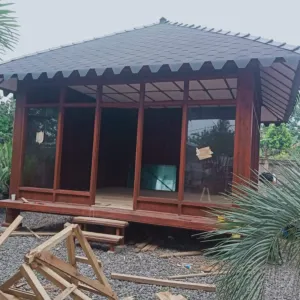 Jasa pembuatan rumah kayu dengan kayu berkualitas